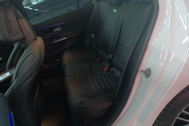 奔驰C级 2023款 改款二 C 260 L 运动版中控内饰21