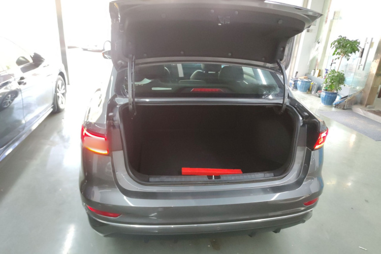 吉利汽车 帝豪 2022款 第4代 1.5L CVT尊贵型机舱底盘23