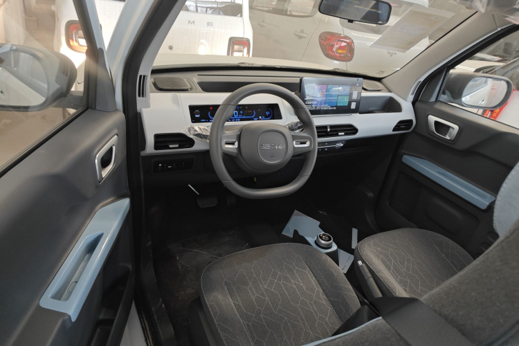 吉利银河 2024款 熊猫mini 200km 耐力熊中控内饰12