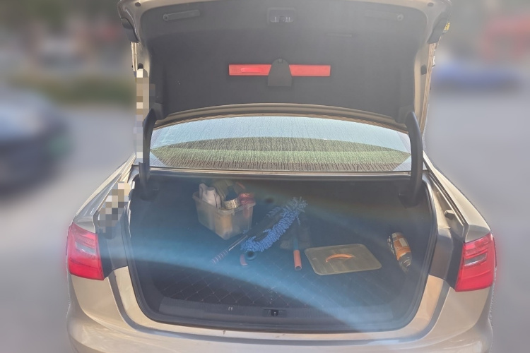 奥迪A6L 2012款 TFSI 标准型中控内饰23