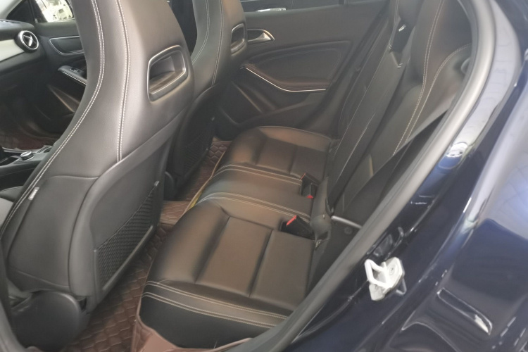 奔驰GLA 2016款 GLA 200 时尚型中控内饰21