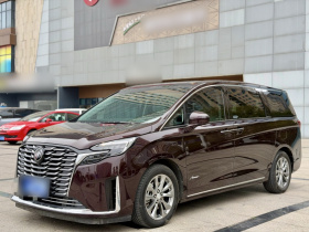 别克GL8 2022款 改款 Avenir艾维亚 七座亲礼版