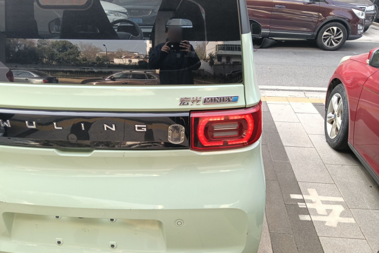 五菱汽车 宏光MINIEV 2021款 马卡龙臻享款 磷酸铁锂车身外观9