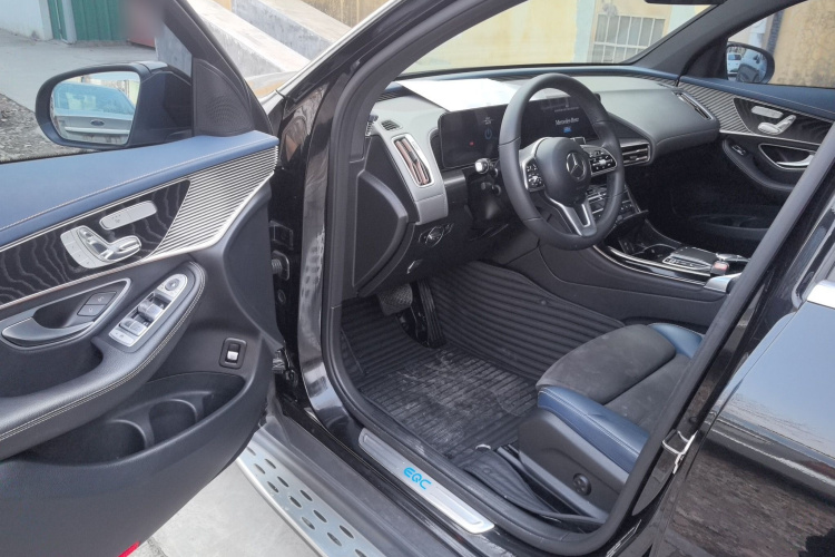 奔驰EQC 2021款 EQC 400 4MATIC中控内饰20