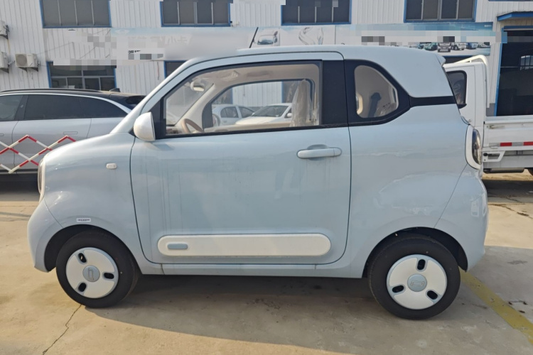 奔腾小马 2026款 222km 炫彩马车身外观4