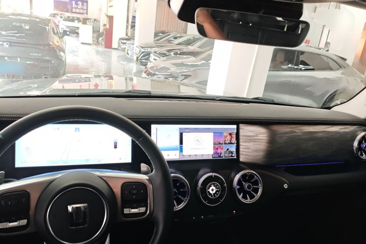 坦克300 2024款 2.0T 穿越者中控内饰12