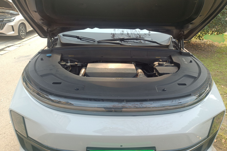 理想汽车 理想L7 2023款 Air机舱底盘24