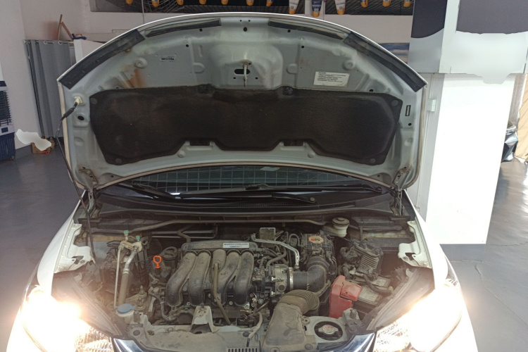 本田 飞度 2018款 1.5L 手动舒适版机舱底盘24