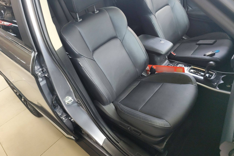 三菱 欧蓝德 2019款 2.4L 四驱致享版 7座 国VI中控内饰41