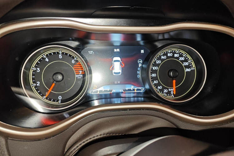 Jeep 自由光 2016款 2.0L 优越版局部细节14