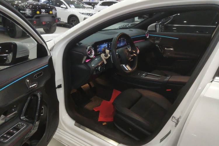 奔驰A级 2024款 改款 A 200 L 时尚型中控内饰20