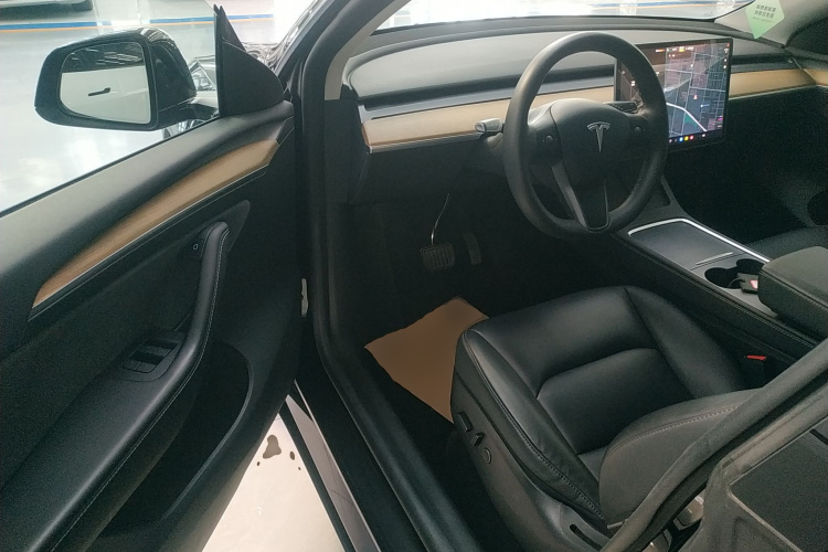 特斯拉 Model Y 2022款 改款 后轮驱动版中控内饰20