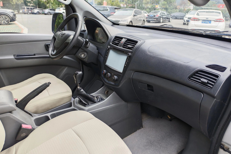 五菱汽车 五菱征程 2015款 1.8L舒适型LJ479QE2中控内饰7003