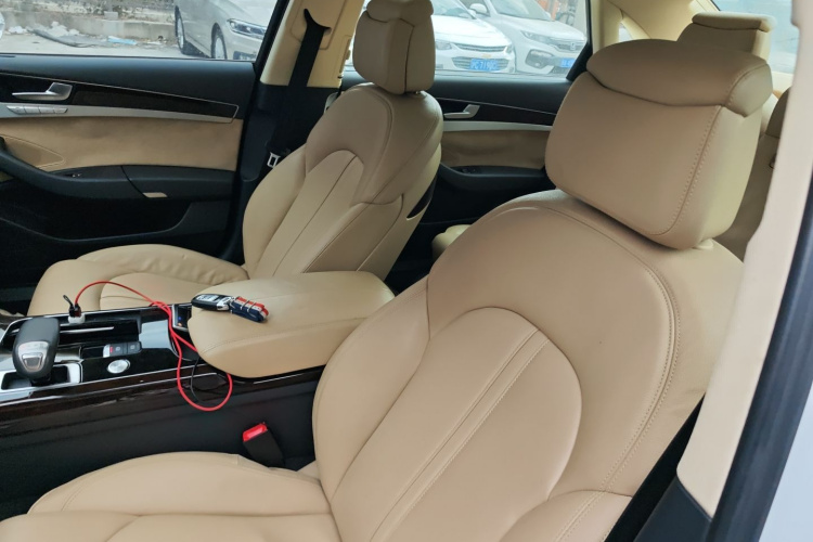 奥迪A8 2013款 A8L 45 TFSI quattro舒适型局部细节19
