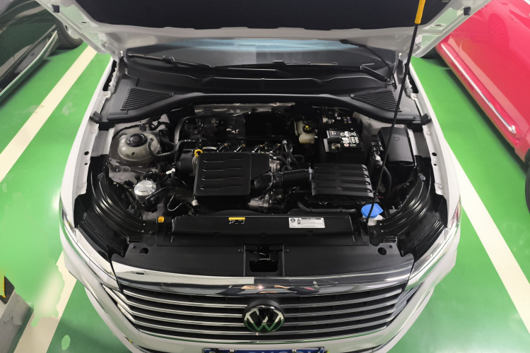 大众 朗逸 2024款 1.5L 自动满逸版机舱底盘24