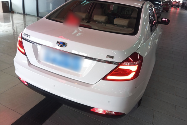 吉利汽车 帝豪 2017款 三厢百万款 1.5L CVT豪华型车身外观7