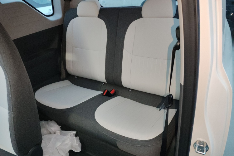 吉利银河 熊猫 2025款 210km 元气熊中控内饰21