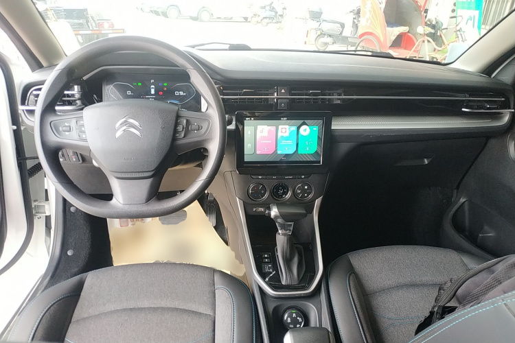 雪铁龙C3-XR 2021款 190THP DCT致尚版中控内饰7002