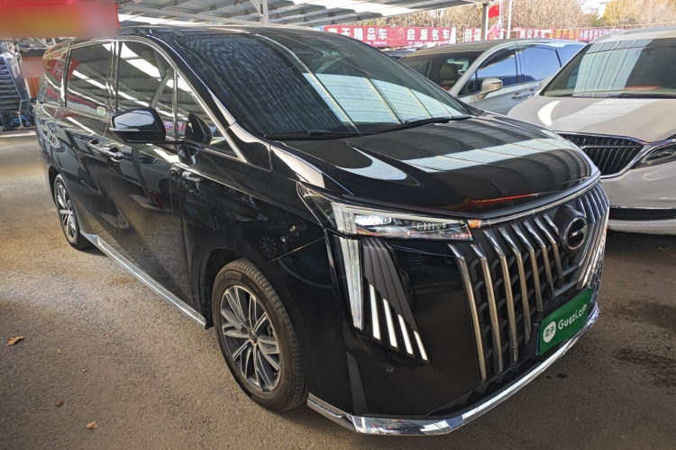 广汽传祺 传祺M8 2024款 大师系列 400T 至尊版车身外观3