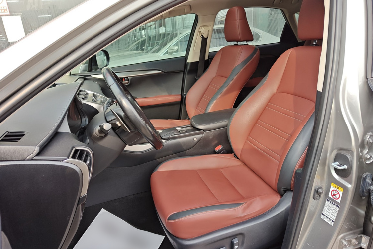 雷克萨斯NX 2015款 200t 全驱 锋尚版中控内饰19