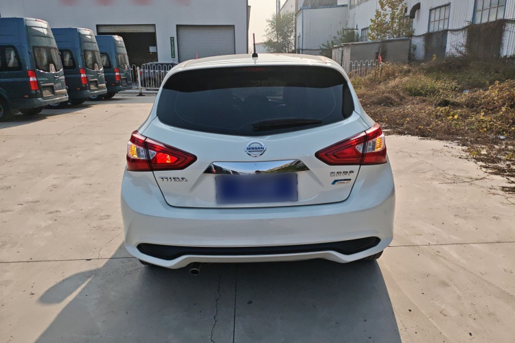 日产 骐达TIIDA 2020款 1.6L CVT智享版车身外观6