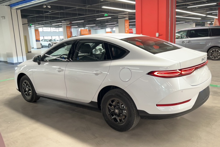 比亚迪 秦PLUS 2025款 DM-i 智驾版 128KM进取型车身外观6003