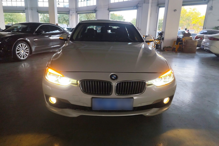 宝马3系 2019款 320Li 时尚型车身外观2