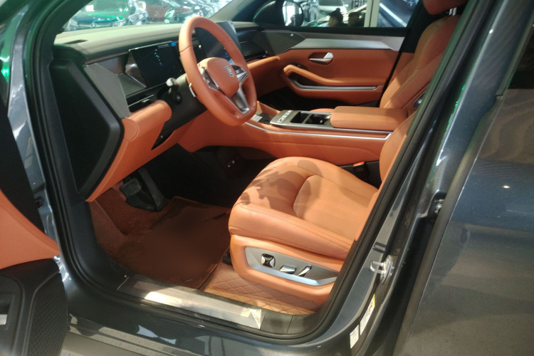 比亚迪 唐L 2025款 EV 670KM激光雷达尊享型局部细节19