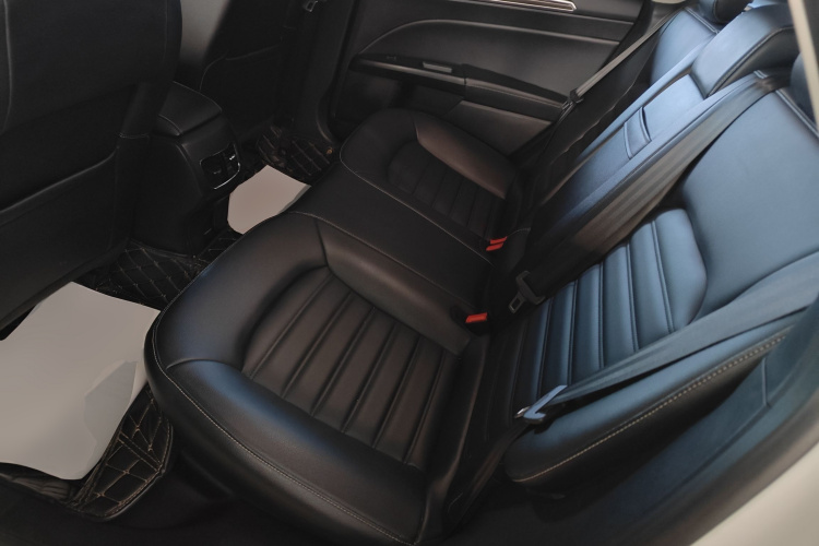 福特 蒙迪欧 2020款 EcoBoost 180 时尚型中控内饰21