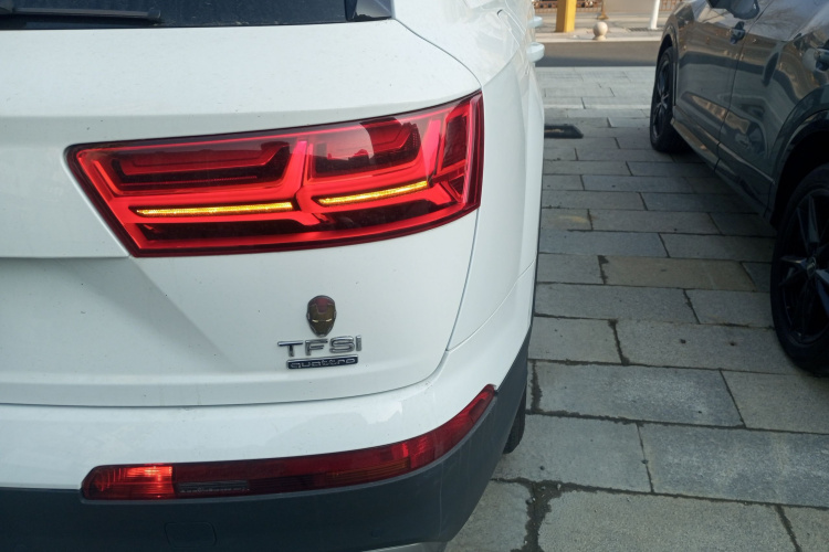 奥迪Q7（平行进口） 车身外观9