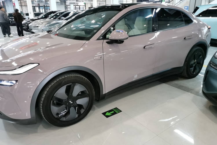 乐道L60 2024款 60kWh 后驱版车身外观4