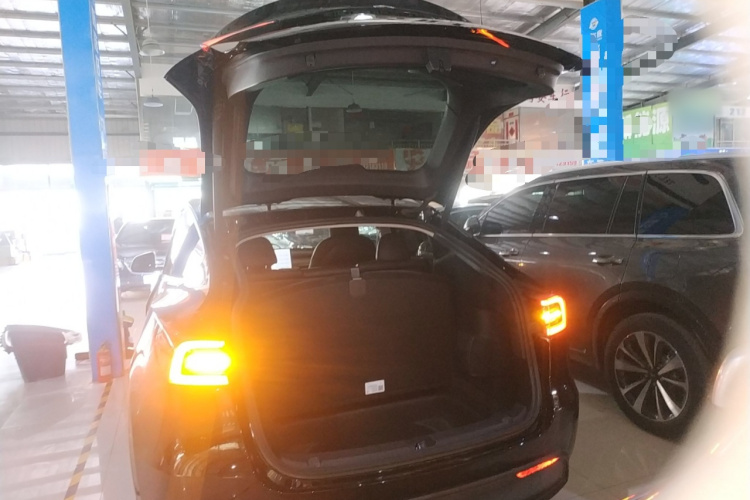 特斯拉 Model Y 2022款 改款 后轮驱动版机舱底盘23