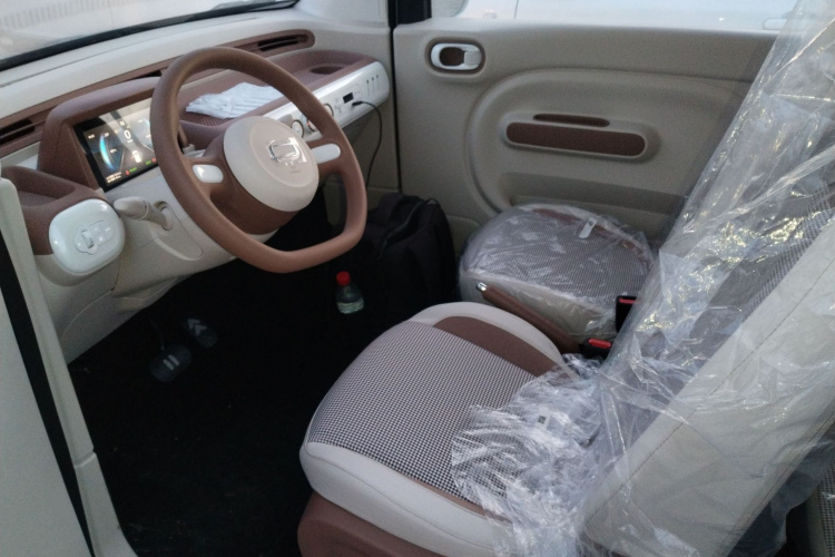 奔腾小马 2026款 222km 萌趣马 Plus中控内饰19