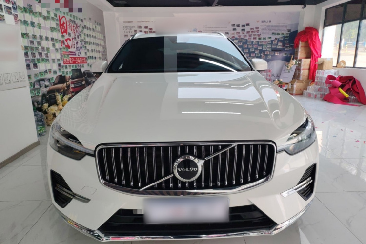沃尔沃XC60 2025款 B5 四驱智逸豪华版车身外观2