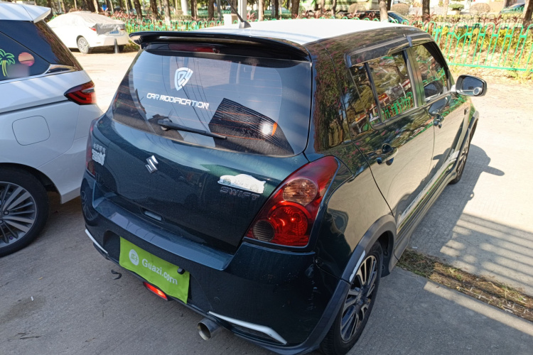 铃木 雨燕 2016款 1.5L 自动时尚型酷玩版车身外观7