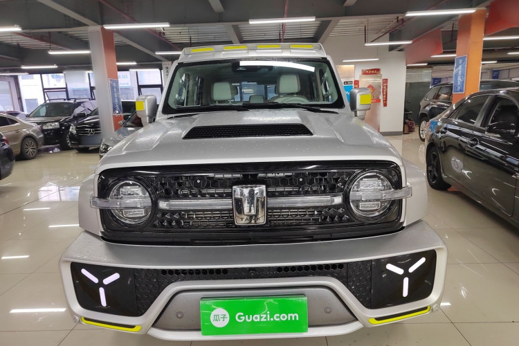 超境汽车 共创坦克300 2021款 2.0T 赛博坦克车身外观2