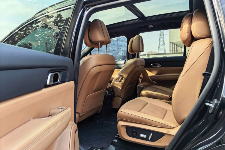 理想汽车 理想ONE 2021款 增程6座版中控内饰7001