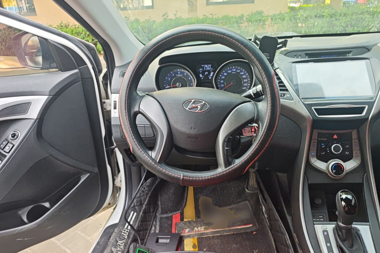 现代 朗动 2016款 1.6L 自动智能型局部细节13