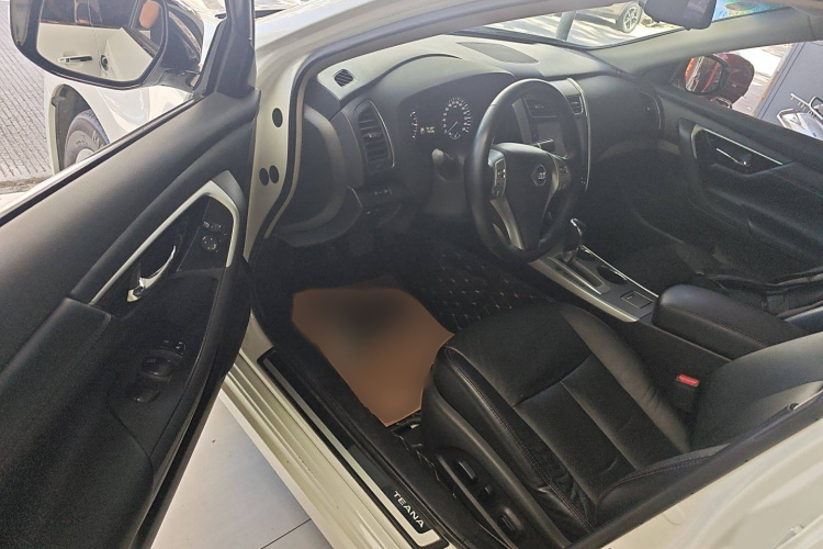 日产 天籁 2016款 改款 2.0L XL舒适版中控内饰7003