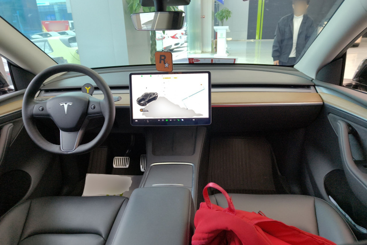 特斯拉 Model Y 2021款 标准续航后驱版中控内饰7002