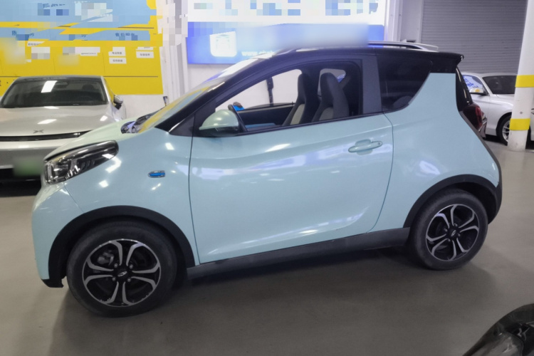 奇瑞 小蚂蚁 2021款 15万蚁粉款 蚁炫版 磷酸铁锂车身外观4