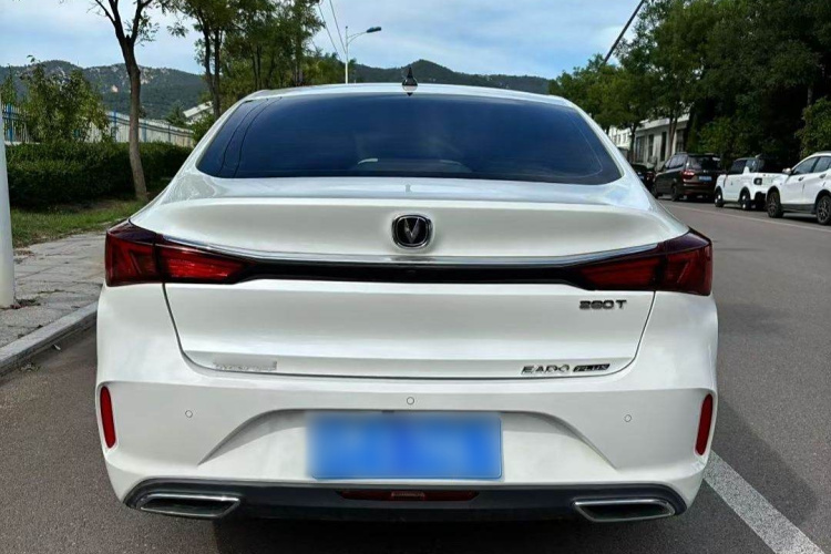 长安 逸动 2021款 PLUS 蓝鲸NE 1.4T GDI DCT尊贵型车身外观6004