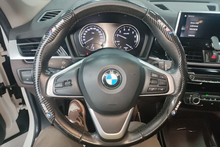 宝马X1 2020款 sDrive20Li 时尚型中控内饰13