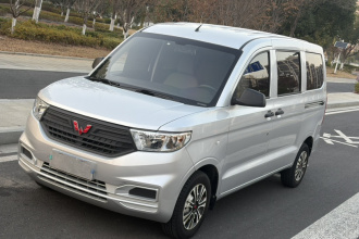 五菱汽车 五菱宏光V 2022款 1.5L劲取版电动助力LAR