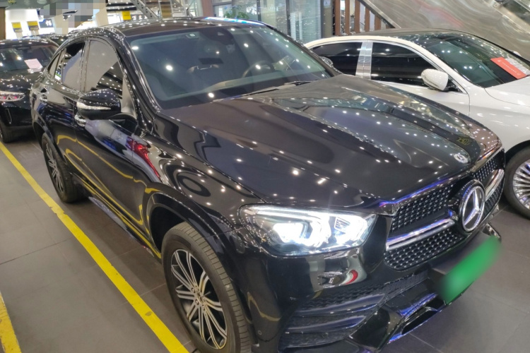 奔驰GLE 2022款 改款 GLE 350 4MATIC 轿跑SUV 豪华型车身外观3