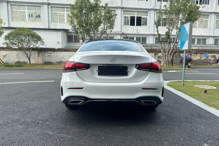 奔驰A级 2021款 A 200 L 运动轿车时尚型车身外观6008