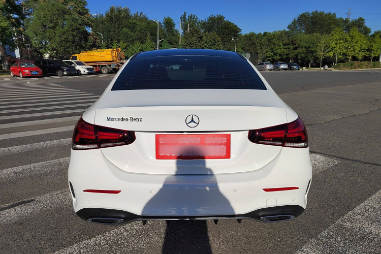 奔驰A级 2022款 A 200 L 运动轿车时尚型车身外观6004