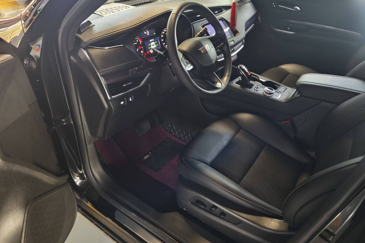 凯迪拉克XT4 2020款 改款 28T 两驱技术型中控内饰7005