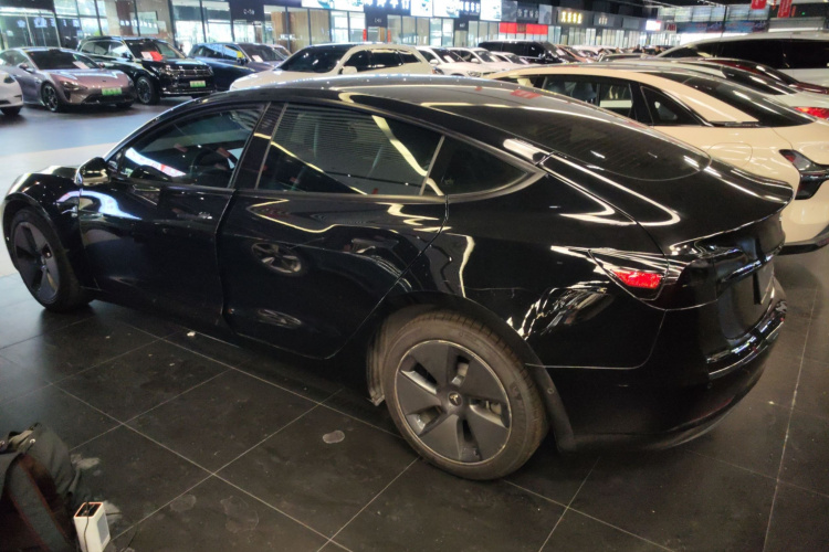 特斯拉 Model 3 2021款 标准续航后驱升级版 3D6车身外观4