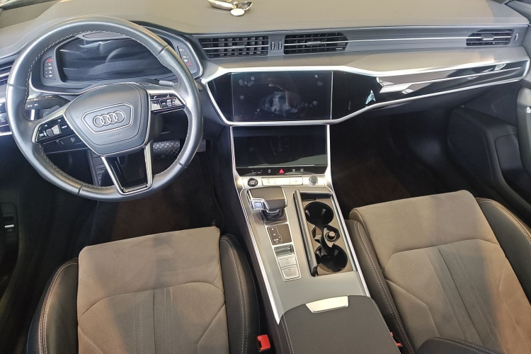 奥迪A6L 2023款 40 TFSI 豪华动感型中控内饰12